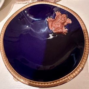 EUC Universal Studios “Harry Potter” Blue Ceramic Chocolate Frog in Gold